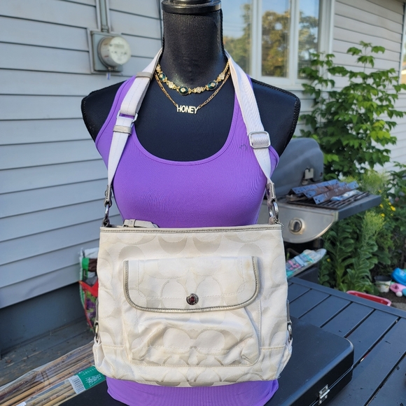 Coach Signature Canvas Kyra Daisy Crossbody Bag - Picture 1 of 16